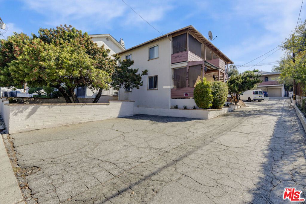 10200 Pinewood Avenue, Tujunga, CA 91042 — photo 3