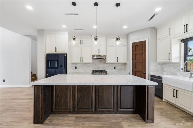 3611 Lakewood Court, Brownsville, TX 78520