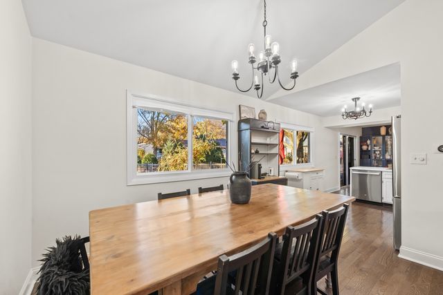 1717 Drake Court, Naperville, IL 60565