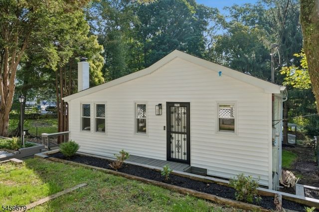 193 Monroe Trl, Hopatcong Boro, NJ 07843
