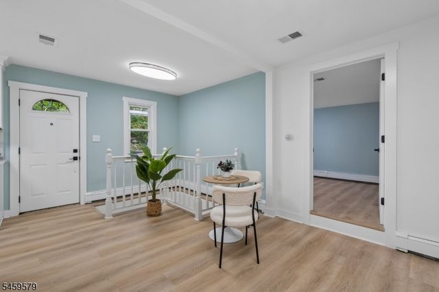 193 Monroe Trl, Hopatcong Boro, NJ 07843