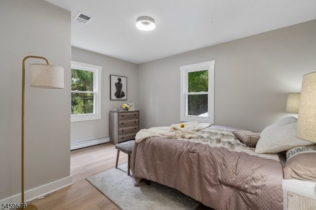 193 Monroe Trl, Hopatcong Boro, NJ 07843