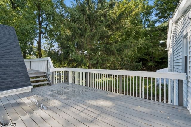 193 Monroe Trl, Hopatcong Boro, NJ 07843