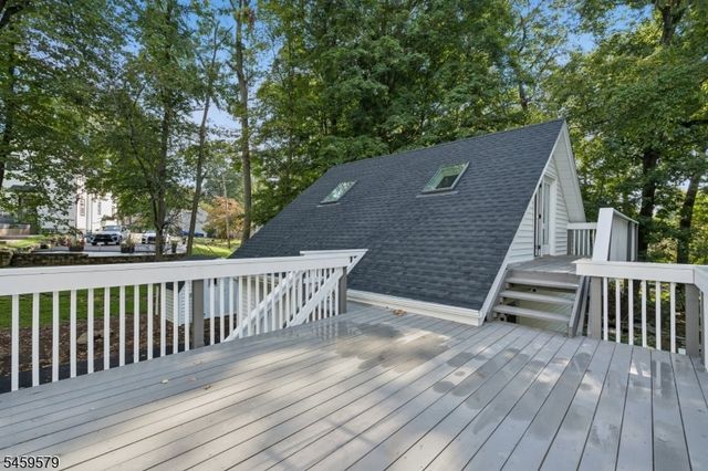 193 Monroe Trl, Hopatcong Boro, NJ 07843
