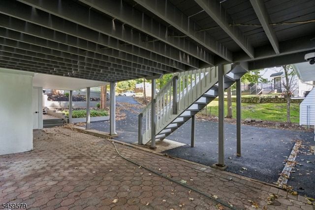 193 Monroe Trl, Hopatcong Boro, NJ 07843
