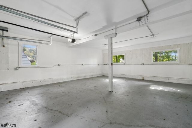 193 Monroe Trl, Hopatcong Boro, NJ 07843