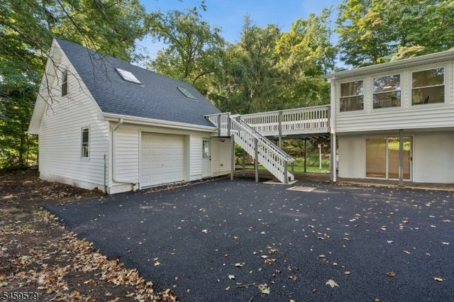 193 Monroe Trl, Hopatcong Boro, NJ 07843