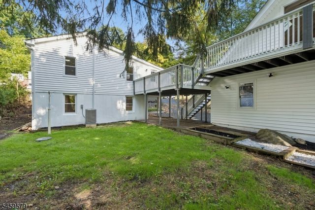 193 Monroe Trl, Hopatcong Boro, NJ 07843