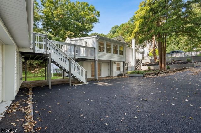 193 Monroe Trl, Hopatcong Boro, NJ 07843