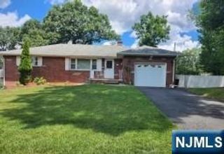 40 Crestmont Road, Little Falls, NJ 07424