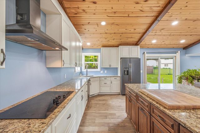 5494 Lambert Avenue NE, Albertville, MN 55301