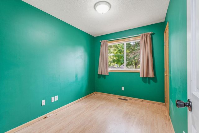 5494 Lambert Avenue NE, Albertville, MN 55301