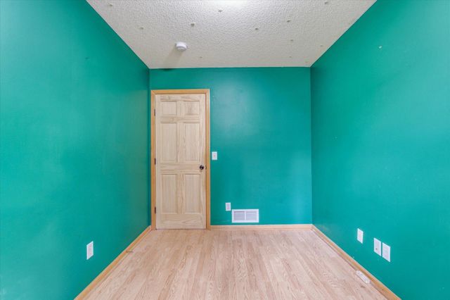 5494 Lambert Avenue NE, Albertville, MN 55301