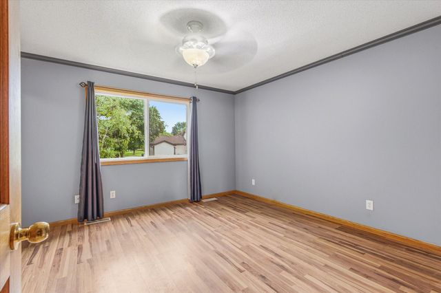 5494 Lambert Avenue NE, Albertville, MN 55301