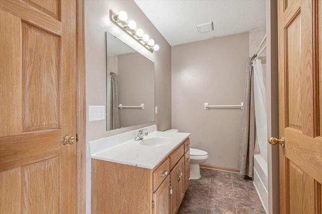 5494 Lambert Avenue NE, Albertville, MN 55301