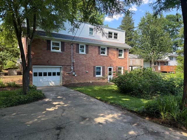 104 Loch Lomond Drive, Lexington, KY 40517