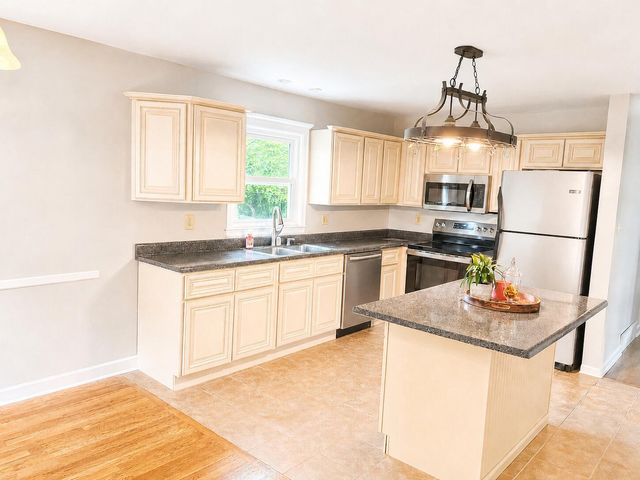 104 Loch Lomond Drive, Lexington, KY 40517