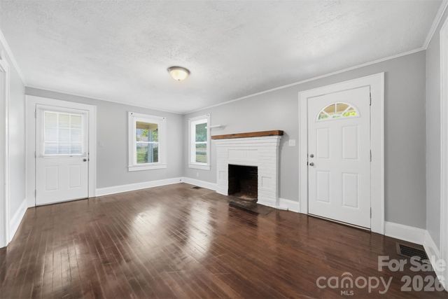 210 Valdese Drive, Morganton, NC 28655