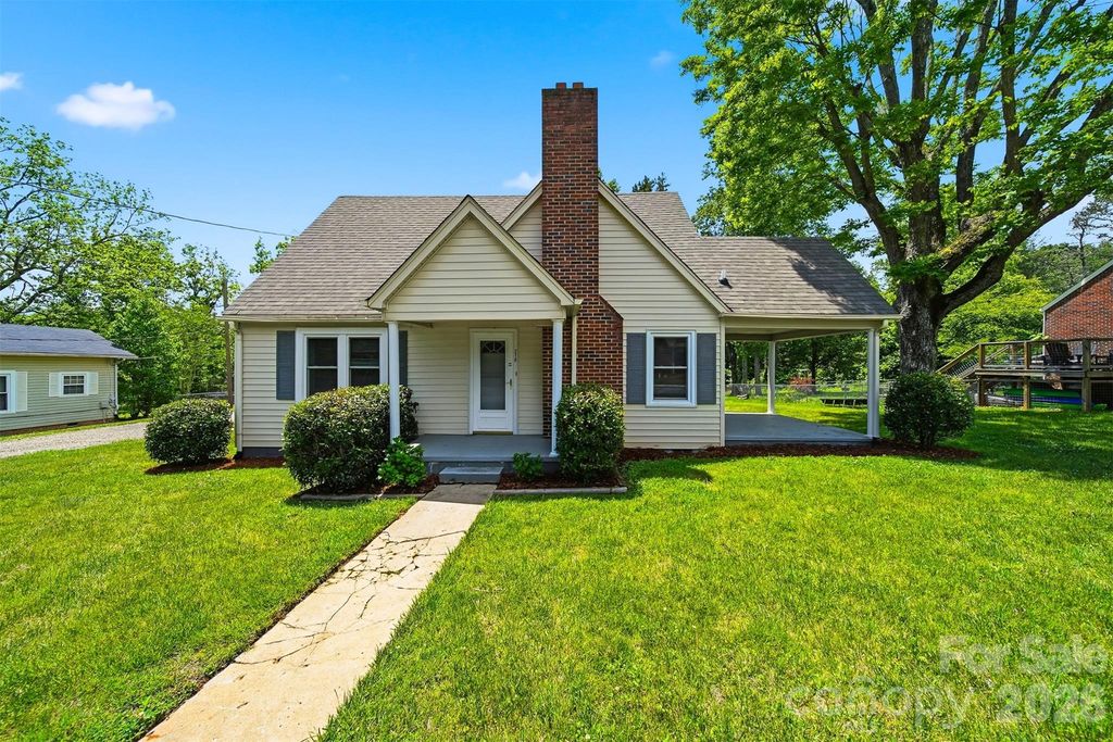 210 Valdese Drive, Morganton, NC 28655
