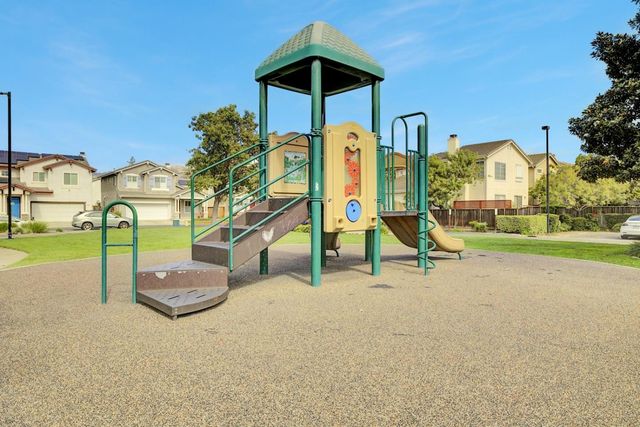 7 Crystal Court, Milpitas, CA 95035