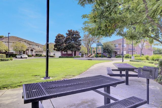 7 Crystal Court, Milpitas, CA 95035