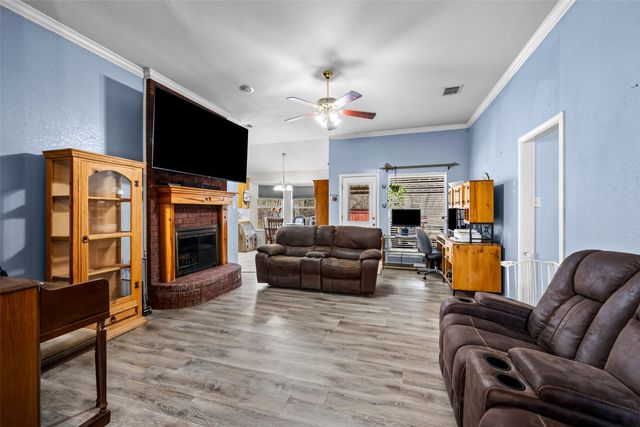 7698 Fm 920, Poolville, TX 76487