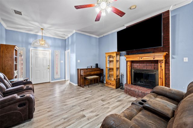 7698 Fm 920, Poolville, TX 76487