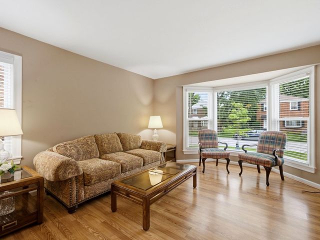 504 N Laverne Avenue, Hillside, IL 60162