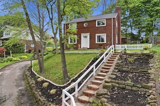 315 Woodside Rd, Forest Hills Boro, PA 15221