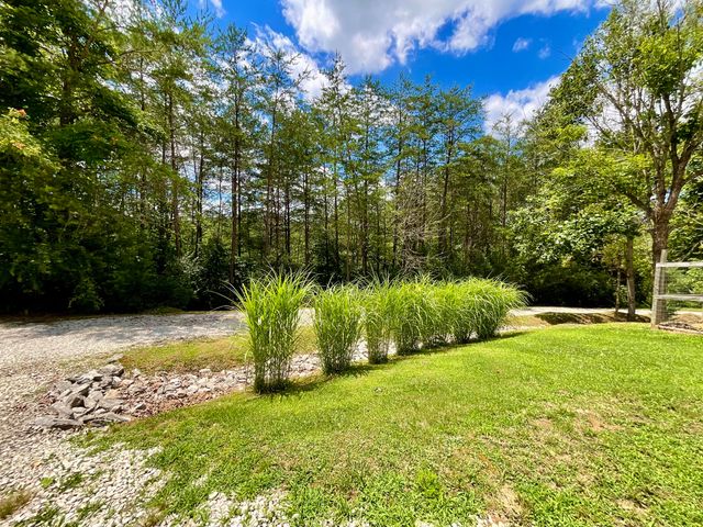 67 Pine Mountain Road, Campton, KY 41301