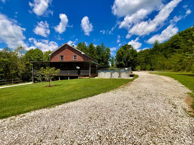 67 Pine Mountain Road, Campton, KY 41301