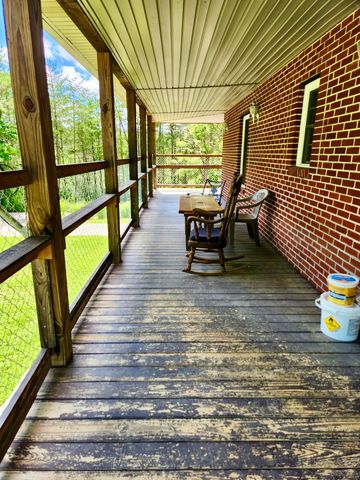 67 Pine Mountain Road, Campton, KY 41301