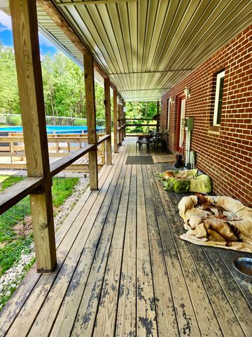 67 Pine Mountain Road, Campton, KY 41301