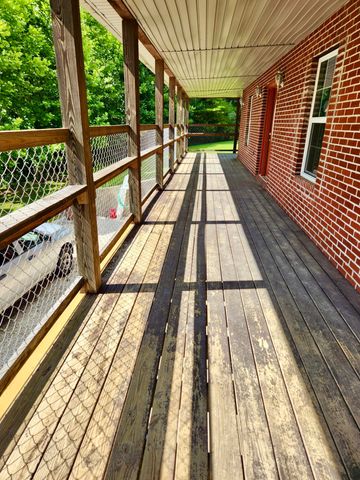 67 Pine Mountain Road, Campton, KY 41301