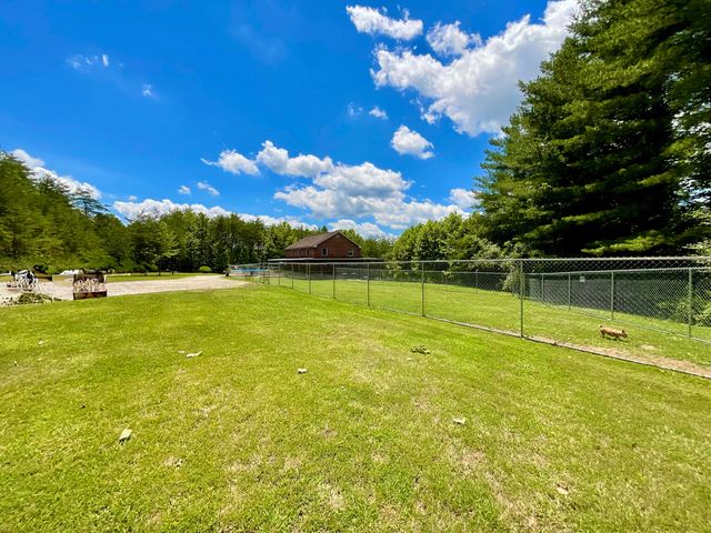 67 Pine Mountain Road, Campton, KY 41301