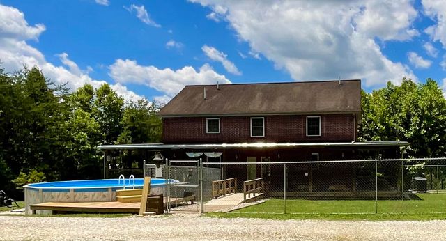 67 Pine Mountain Road, Campton, KY 41301