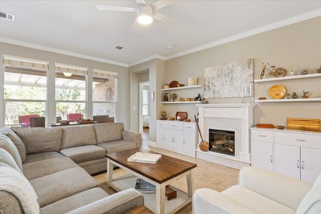 208 Bear Creek LN, Georgetown, TX 78633