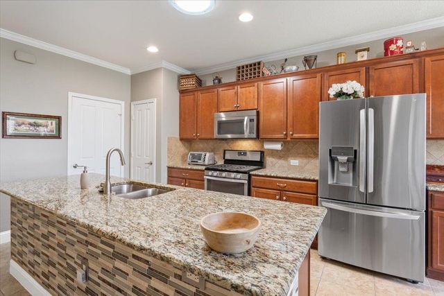 208 Bear Creek LN, Georgetown, TX 78633