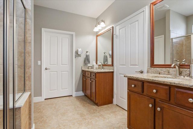 208 Bear Creek LN, Georgetown, TX 78633