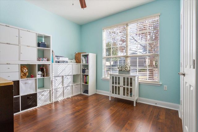 208 Bear Creek LN, Georgetown, TX 78633