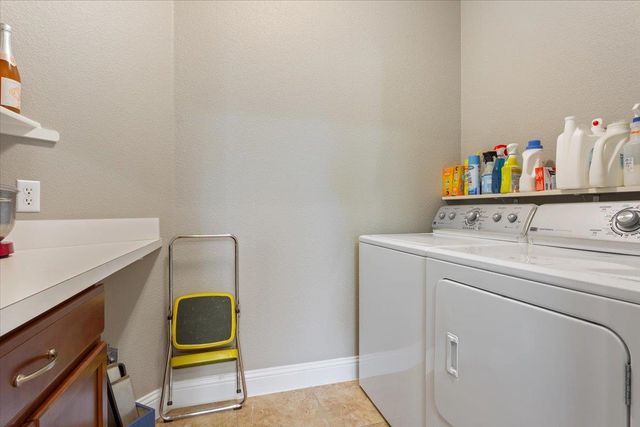 208 Bear Creek LN, Georgetown, TX 78633