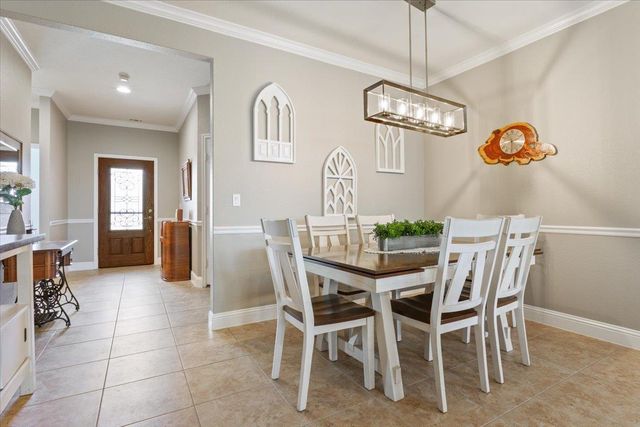 208 Bear Creek LN, Georgetown, TX 78633