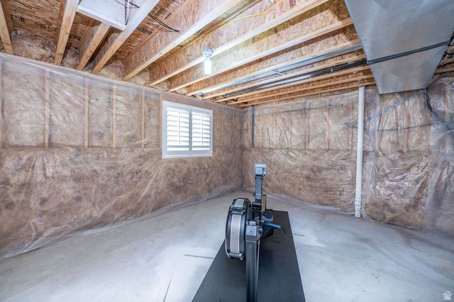 2624 W 2225 N, Farr West, UT 84404