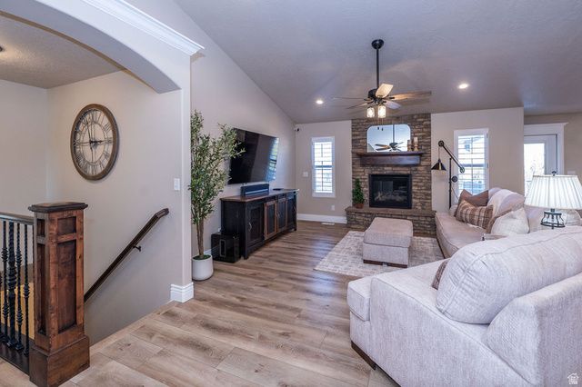 2624 W 2225 N, Farr West, UT 84404