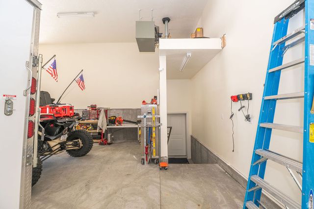 2624 W 2225 N, Farr West, UT 84404