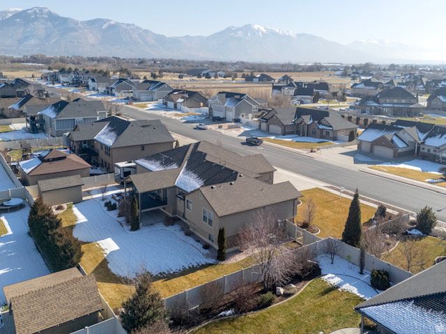2624 W 2225 N, Farr West, UT 84404