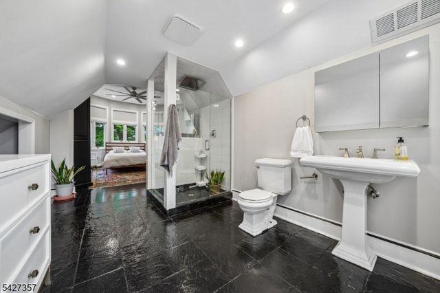 3 Kips Ridge C0003, Montclair Twp., NJ 07042