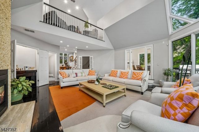 3 Kips Ridge C0003, Montclair Twp., NJ 07042