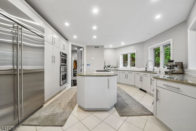 3 Kips Ridge C0003, Montclair Twp., NJ 07042