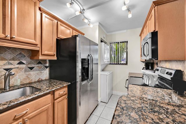 522 Trace Circle 102, Deerfield Beach, FL 33441